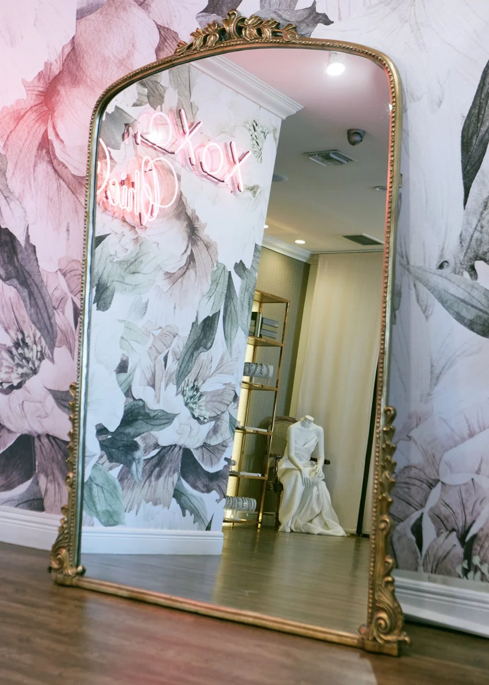 miamis luxurybridal salon.jpg