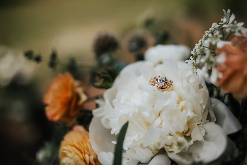 Alyssa_and_Seth_Black_Butte_Ranch_Sharayah_Johnson