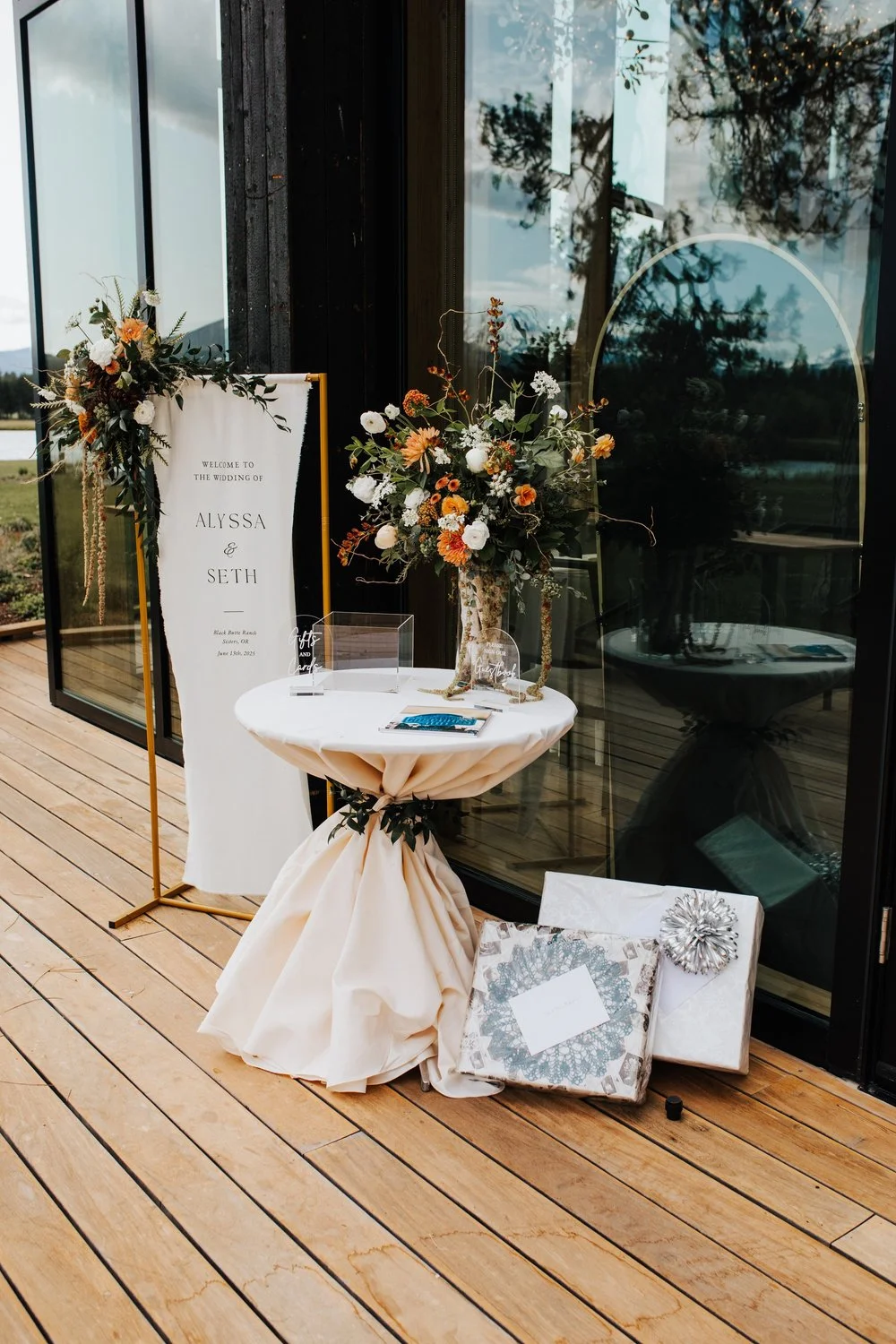 Alyssa_and_Seth_Black_Butte_Ranch_Sharayah_Johnson