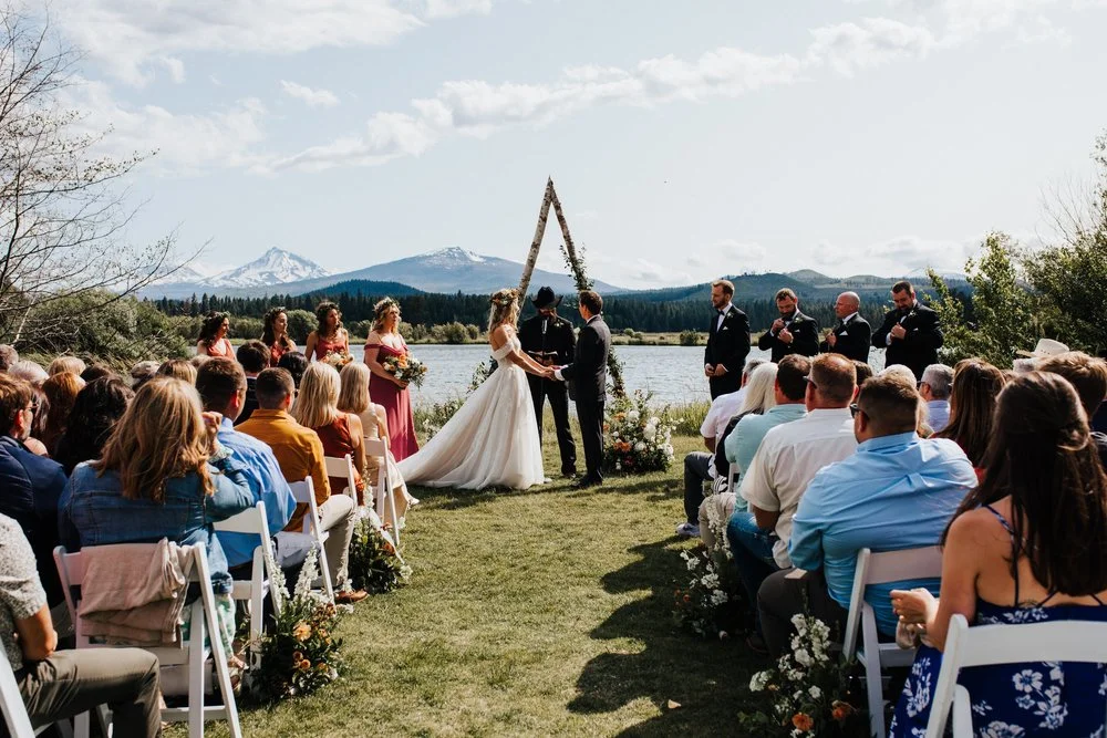 Alyssa_and_Seth_Black_Butte_Ranch_Sharayah_Johnson