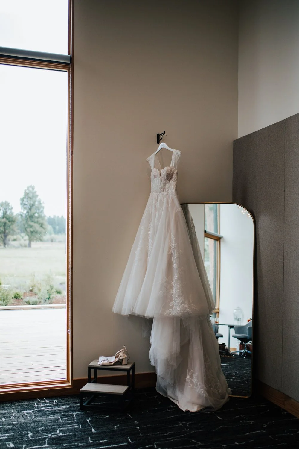 Alyssa_and_Seth_Black_Butte_Ranch_Sharayah_Johnson
