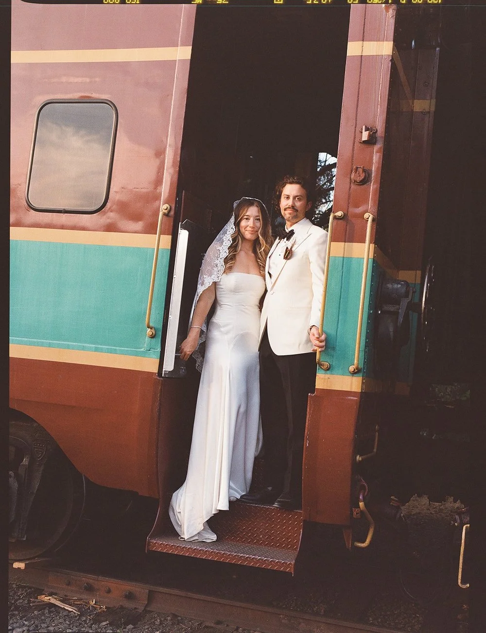 Bridalbliss.com | Columbia Gorge Wedding Planner | Oregon Event Design | Alixann Loosle Photography