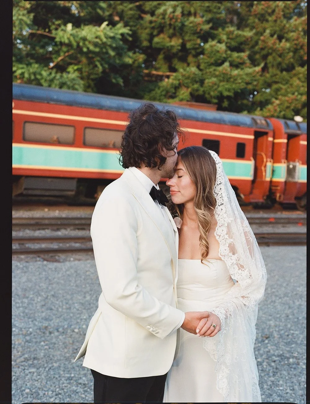 Bridalbliss.com | Columbia Gorge Wedding Planner | Oregon Event Design | Alixann Loosle Photography