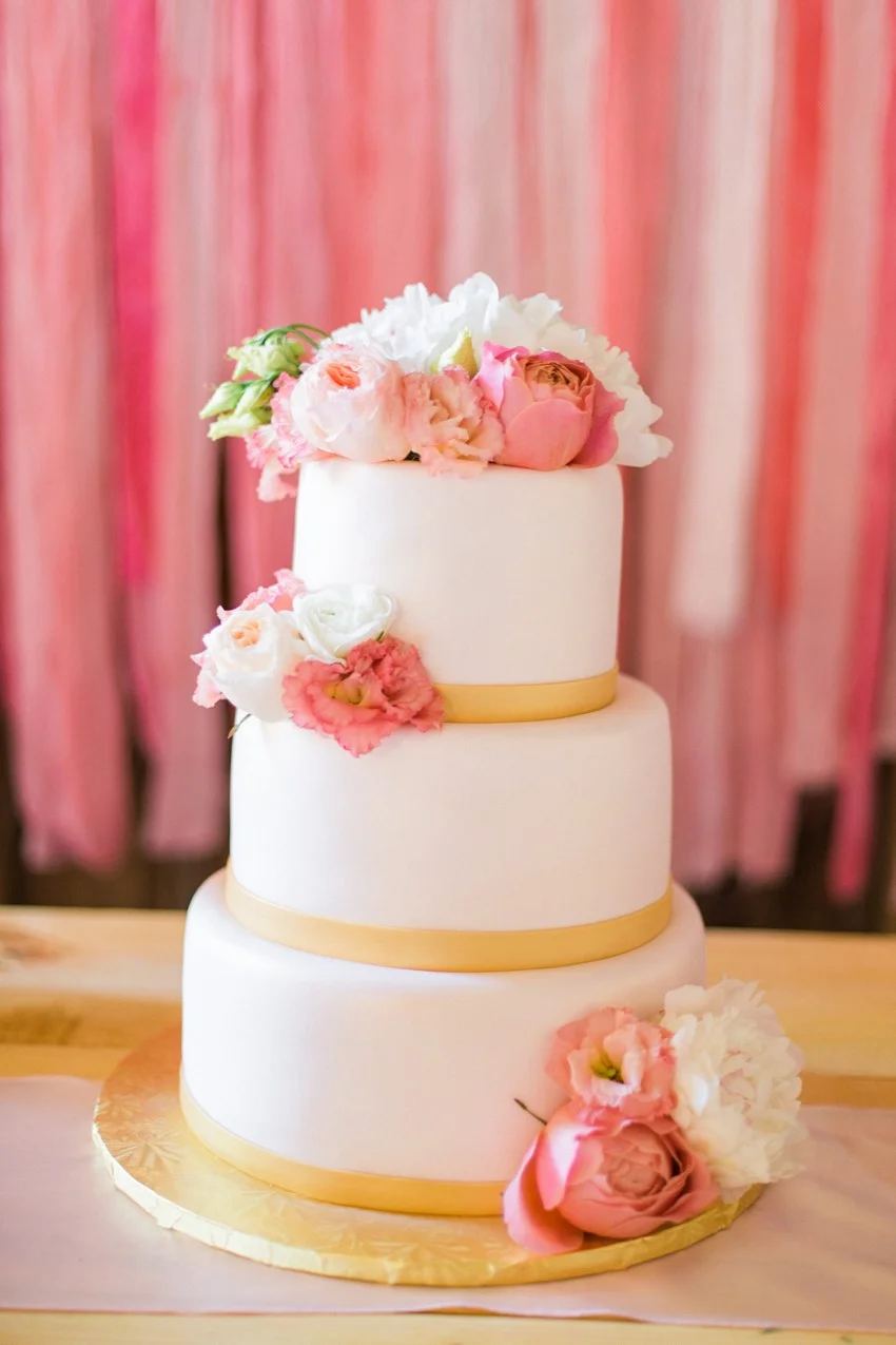 Wedding Cake - A Romantic Modern-Vintage Wedding with an Elegant Barn Reception Romantic Modern-Vintage Wedding with an Elegant Barn Reception