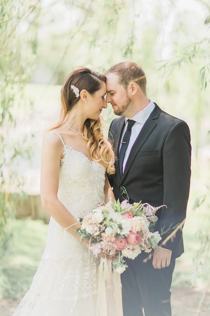 Modern Vintage Bride & Groom - A Romantic Modern-Vintage Wedding with an Elegant Barn Reception