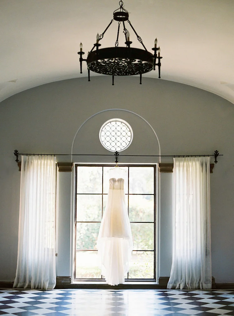Timeless Lace Wedding Dress