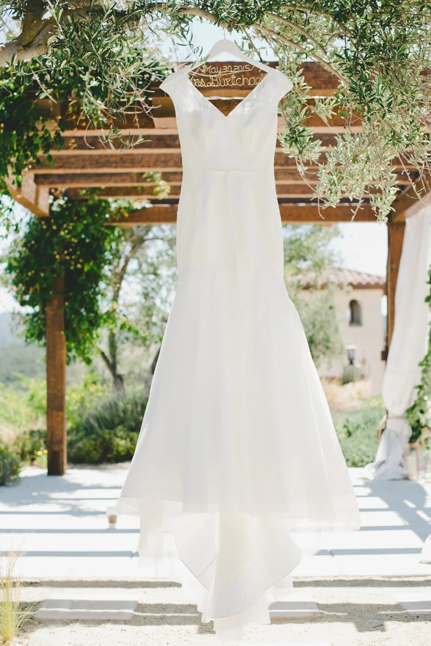 Lace Wedding Dress // Photography by Onelove Photography http://www.onelove-photo.com