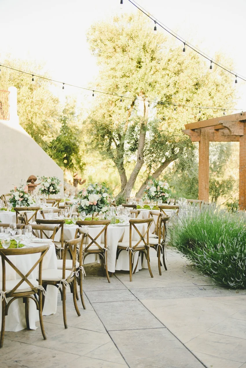 Lush Summer Wedding Reception // Photography by Onelove Photography http://www.onelove-photo.com