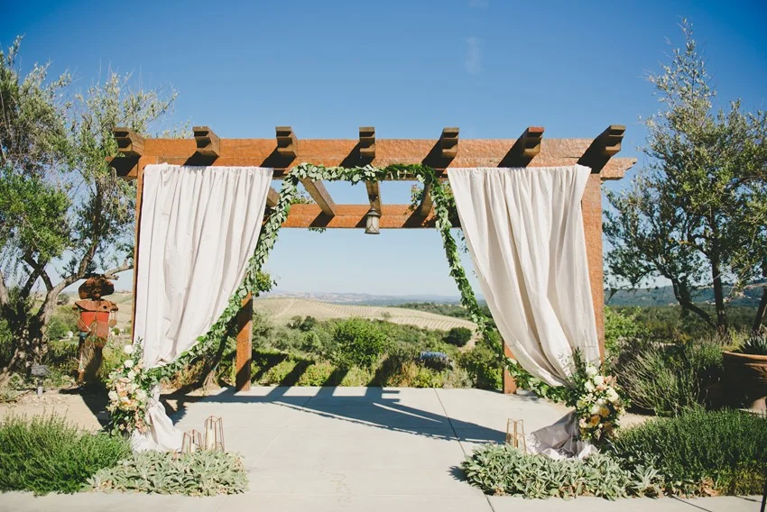 Winery Country Wedding Venue // Photography by Onelove Photography http://www.onelove-photo.com