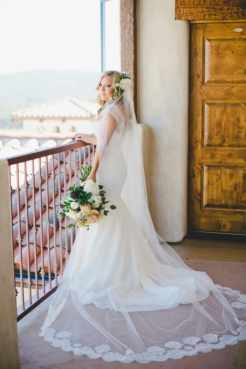 Romantic Bridal Portrait // Photography by Onelove Photography http://www.onelove-photo.com