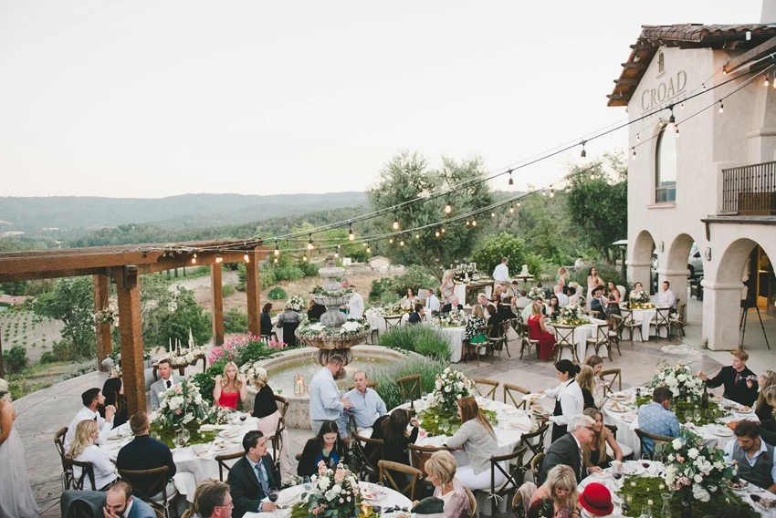 Outdoor Summer Wedding Reception // Photography by Onelove Photography http://www.onelove-photo.com