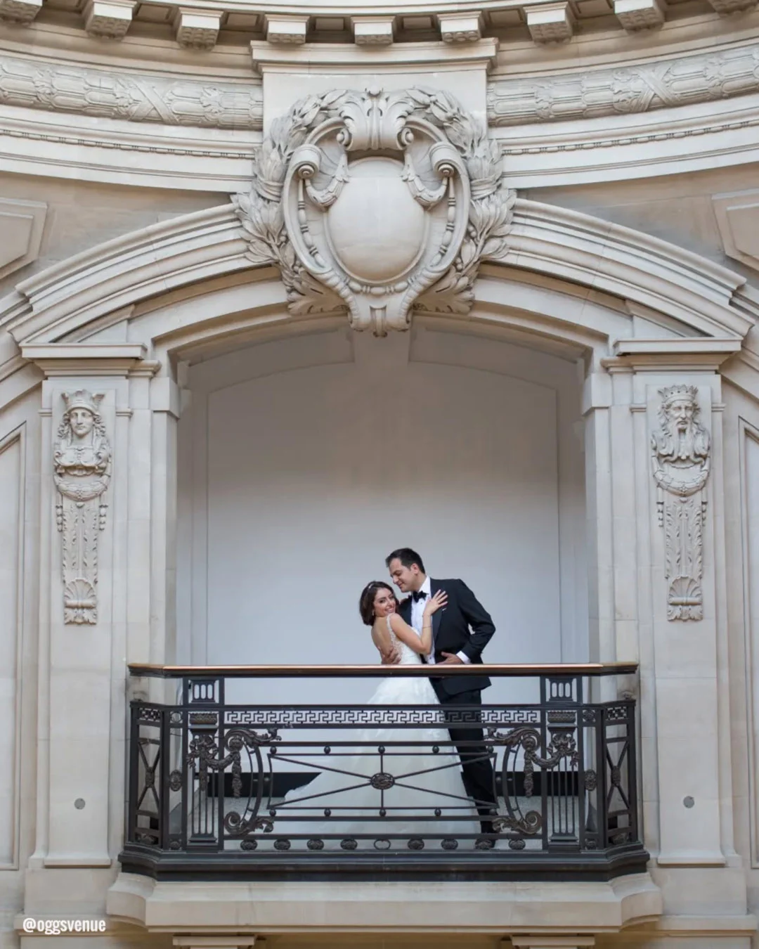 wedding venues in balcony bride groom oggsvenue