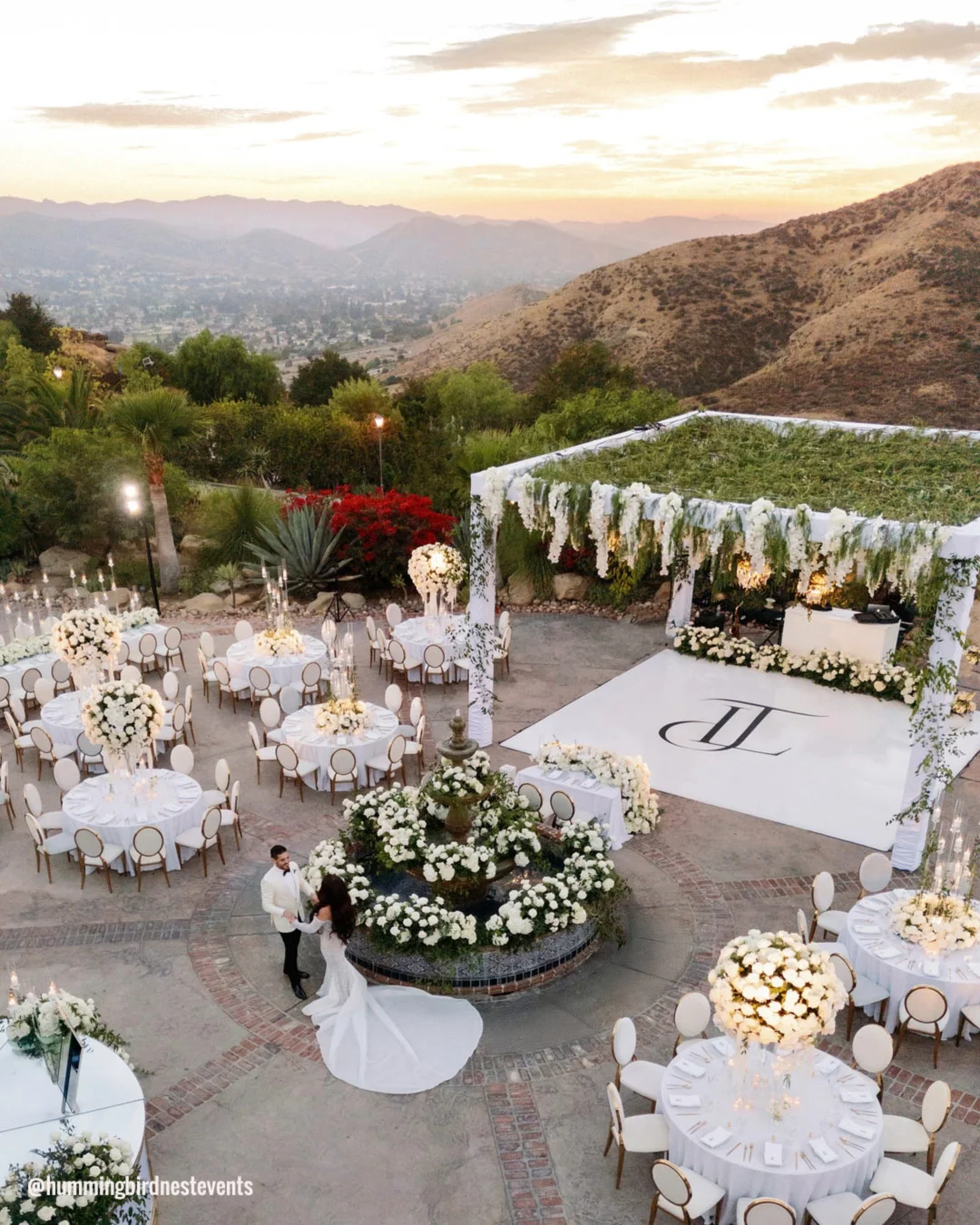 california wedding venues table chairs flowers hummingbirdnestevents