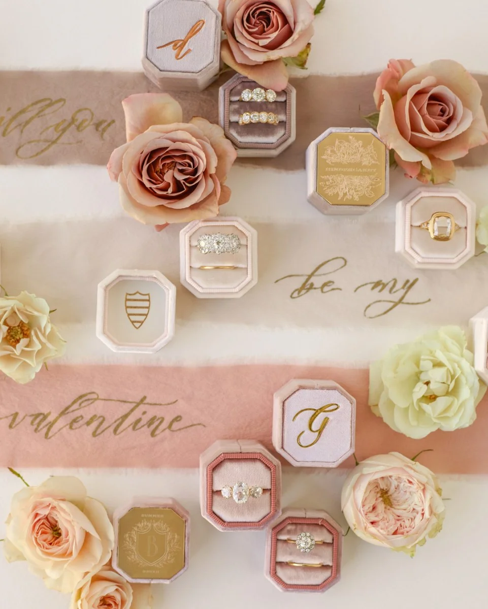 10 Velvet Ring Box Sources for Wedding Photos, Storage and Keepsakes