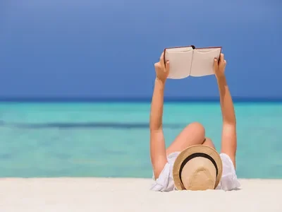 21 Best Beach Reads: Awesome Books for Your Honeymoon