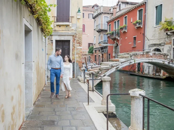 flytographer honeymoon photos in Venice