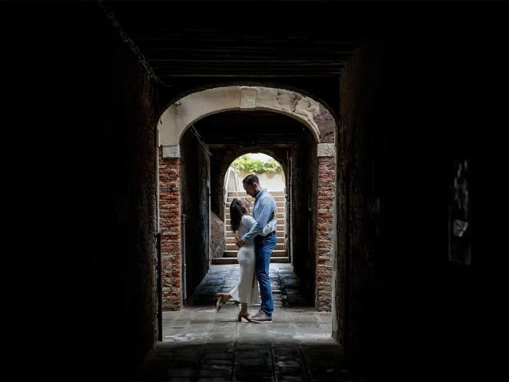 flytographer honeymoon photos in Venice